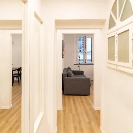 Charming & Modern Near Santo Spirito *